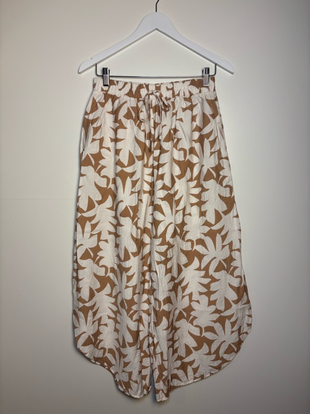 Wasabi + Mint Wide Leg Printed Pants in Cream & Tan